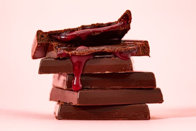Premium dark chocolate with Red Currant